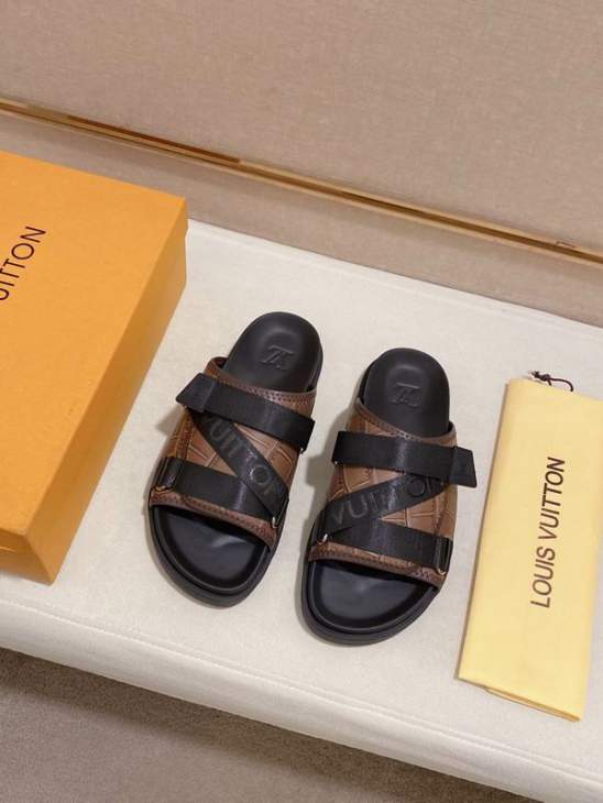 Picture of Louis Vuitton Slippers _SKULVsz38-45hnh03311020